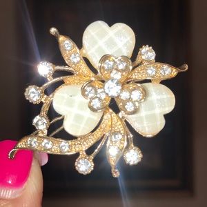 Bridal hair clip